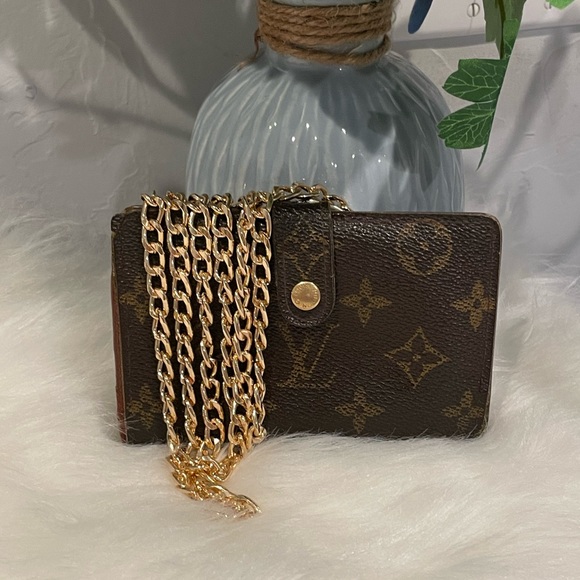 Authentic Louis Vuitton Kisslock Wallet On A Chain | MI1010 - Picture 6 of 16